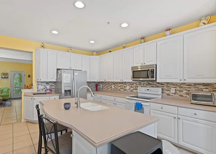 5 Corner Store Ln Indoor & Outdoor Pool * Ocean Stadt