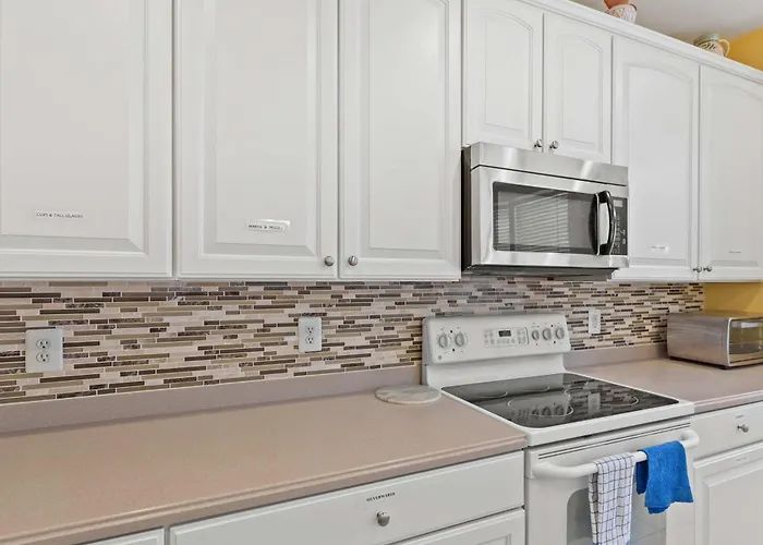 5 Corner Store Ln Indoor & Outdoor Pool * Ocean Stadt