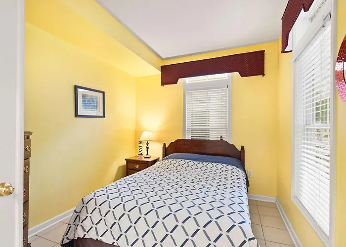 5 Corner Store Ln Indoor & Outdoor Pool Ocean Stadt