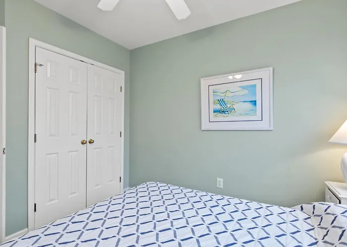 5 Corner Store Ln Indoor & Outdoor Pool