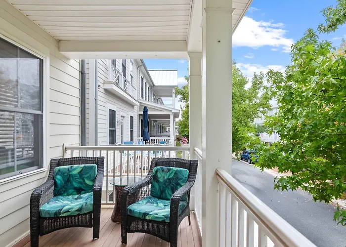 5 Corner Store Ln Indoor & Outdoor Pool * Ocean Stadt