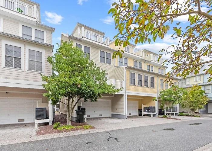 5 Corner Store Ln Indoor & Outdoor Pool * Ocean Stadt