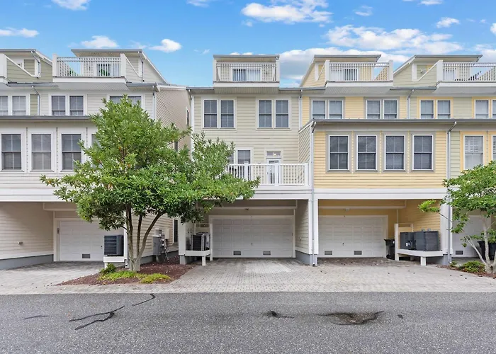5 Corner Store Ln Indoor & Outdoor Pool Ocean Stadt