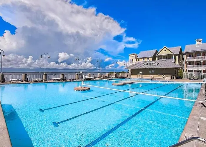 5 Corner Store Ln Indoor & Outdoor Pool Ferienhaus *