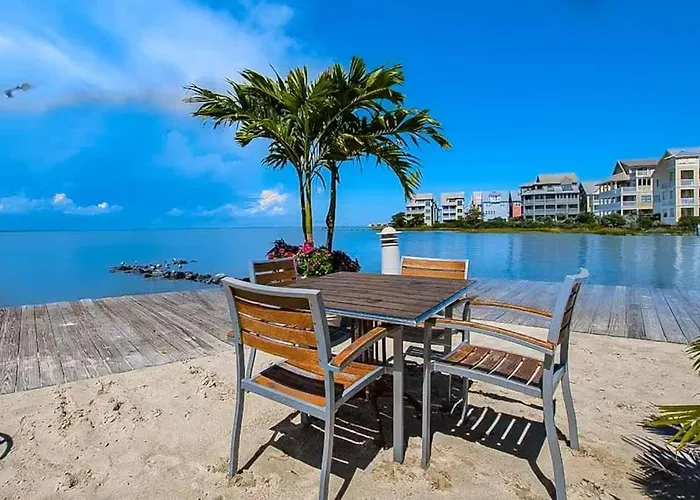 5 Corner Store Ln Indoor & Outdoor Pool * Ocean Stadt