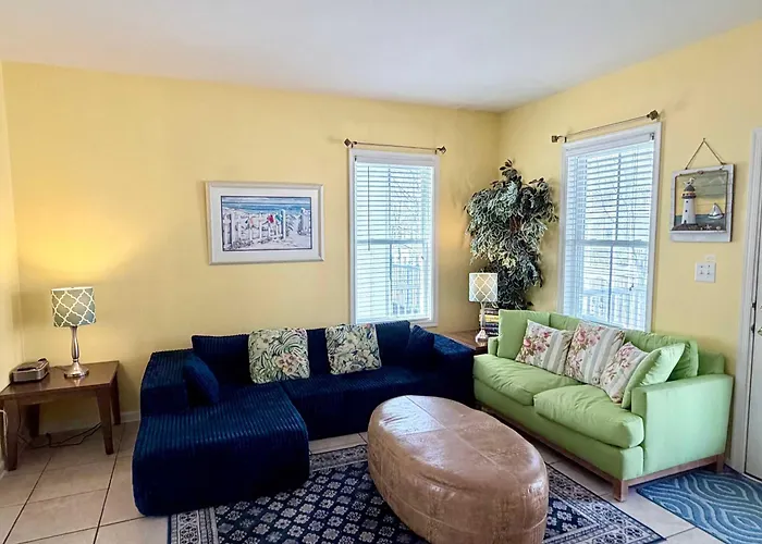 5 Corner Store Ln Indoor & Outdoor Pool Ocean Stadt