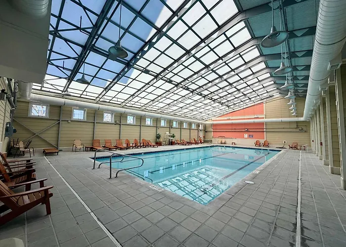 5 Corner Store Ln Indoor & Outdoor Pool * Ocean Stadt